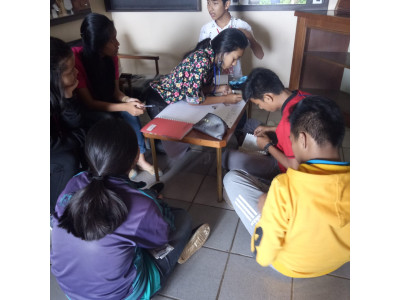 Mengerjakan Materi untuk Presentasi