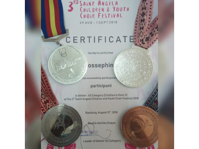 Sertifikat dan Medali Saint Angela